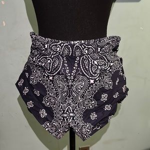 white and blue knot short Size XS